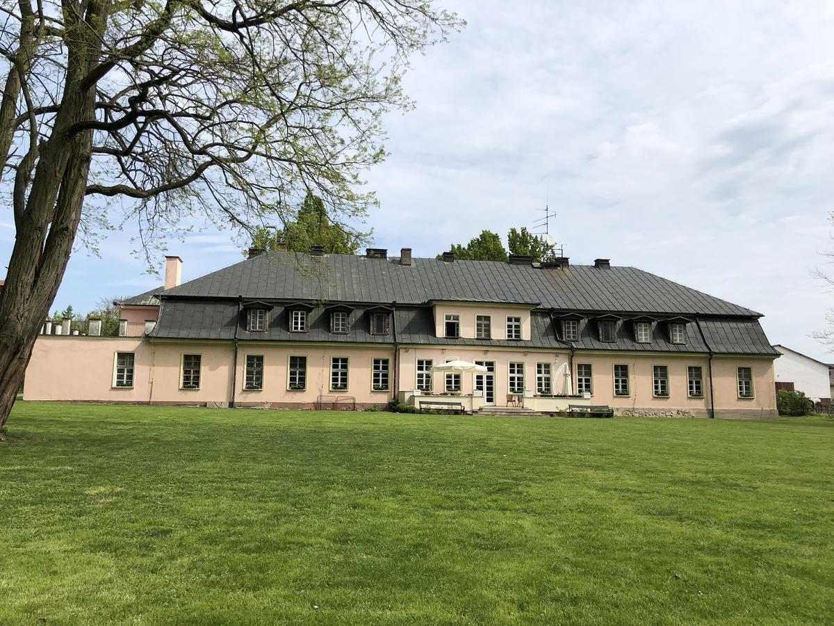 Dworek Bielin Exterior photo